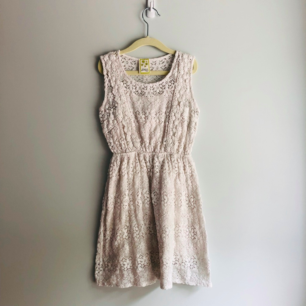 🦊 White Crochet Lace Dress